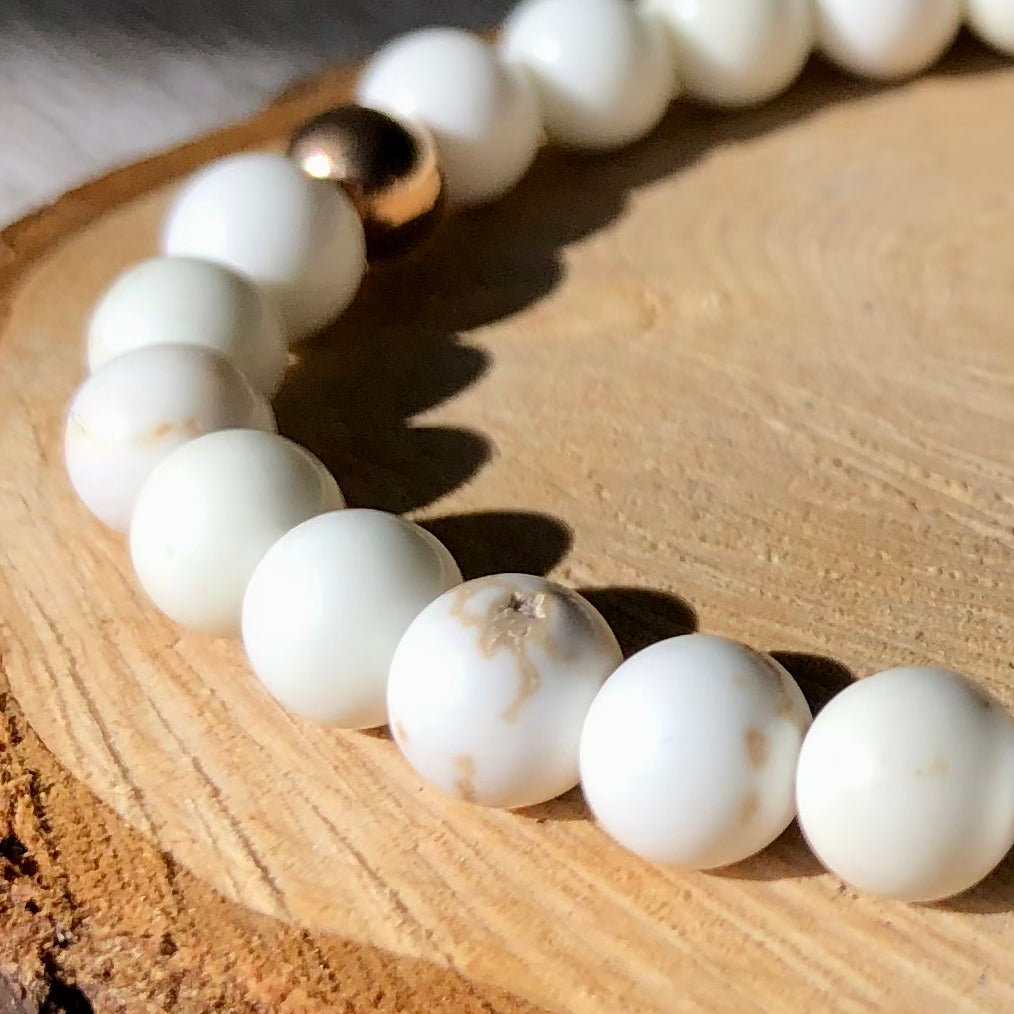 Magnesite beaded bracelet