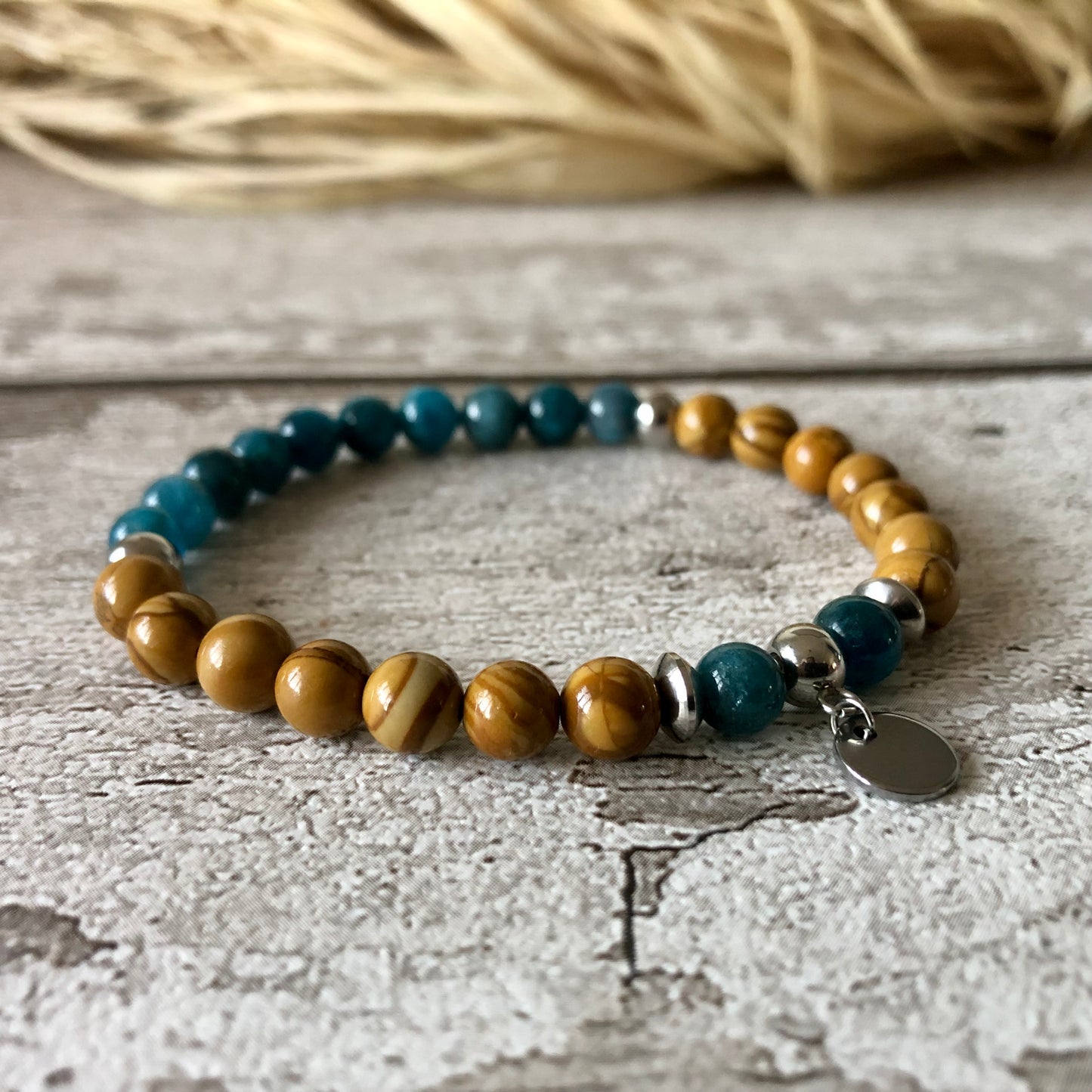 Wood Lace - Apatite ‘Trinity’ bracelet