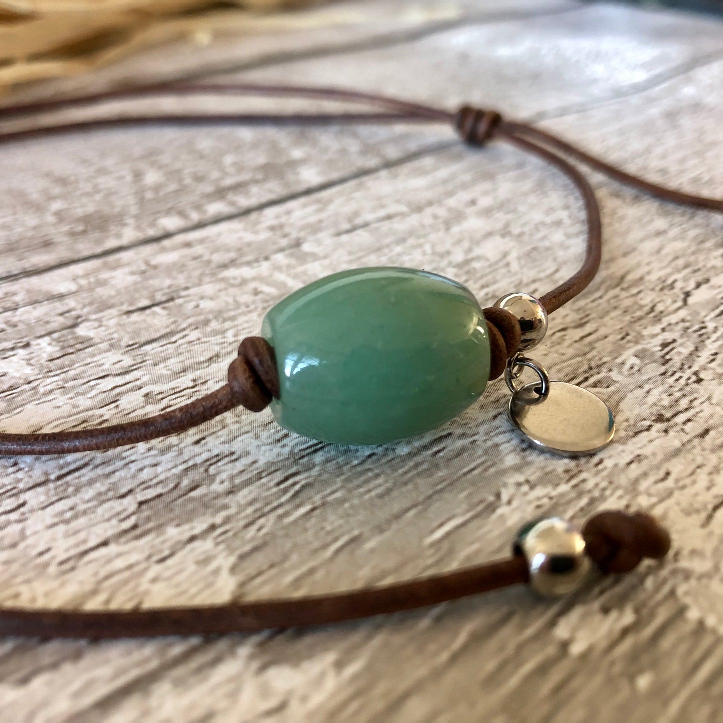 Collier 'Chocker' en aventurine sur cordon cuir