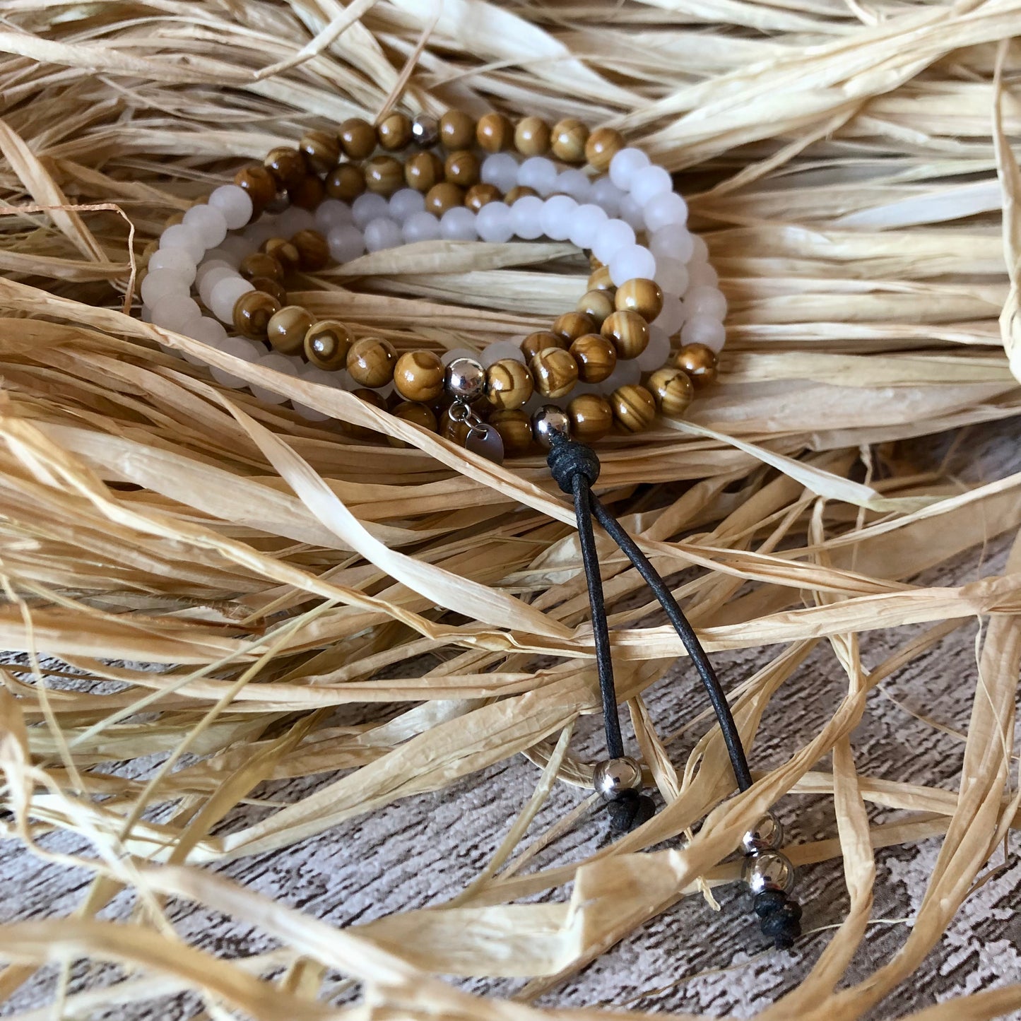 White Agate - Wood Lace beaded necklace