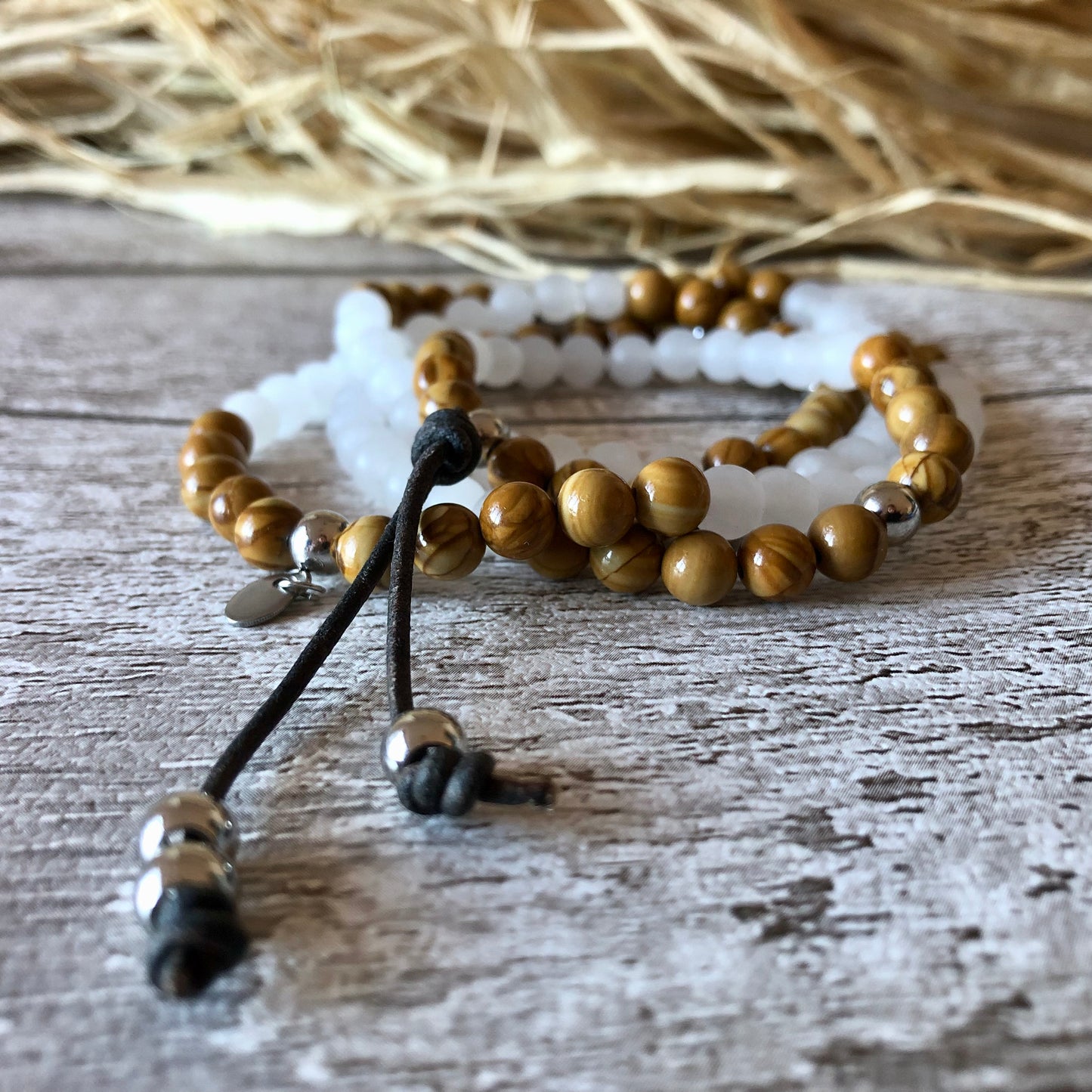 White Agate - Wood Lace beaded necklace