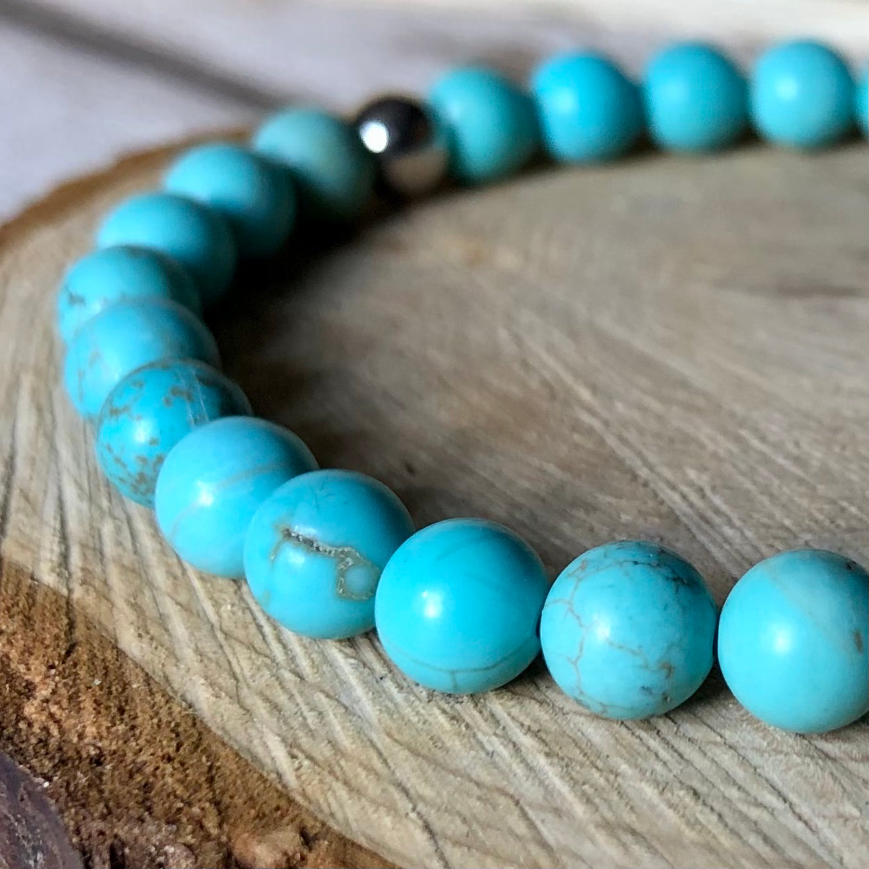 Howlite beaded bracelet